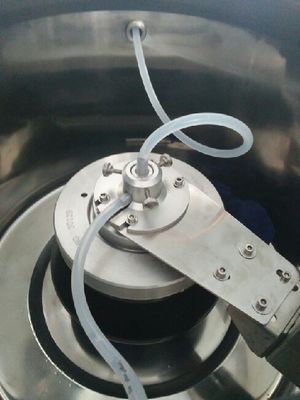 अच्छी कीमत GL21M 21000rpm अल्ट्रा हाई स्पीड फ्लोर प्रकार निरंतर पृथक्करण केन्द्रापसारक रेफ्रिजरेटेड अधिकतम क्षमता 3000ml रेफ्रिजरेटेड ऑनलाइन